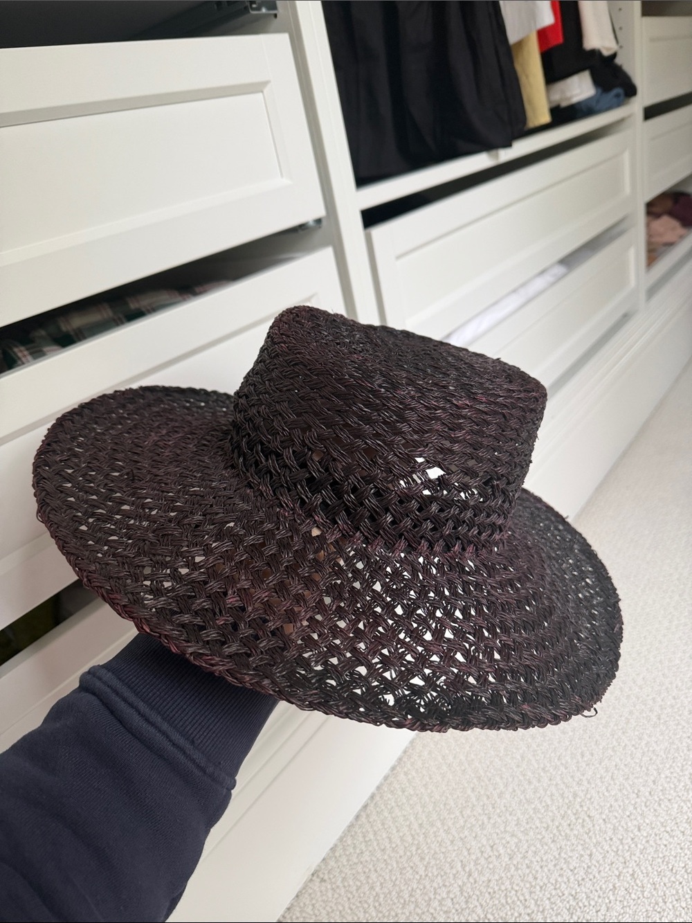 Lack of color 57cm wide brim hat